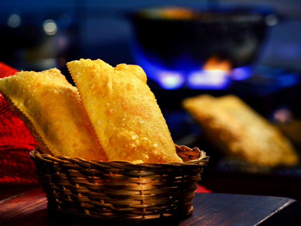 Pastel e vinho combinam? Receitas e harmonização com vinho