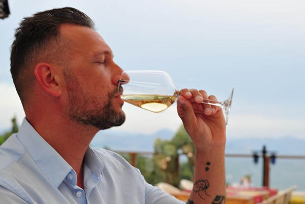 Guy Amiot Chassagne Mont Les Caillerts 1er Cru 2018 - Degustando