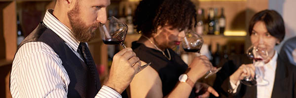 Kit 4 Garrafas Catena Zapata Malbec Argentino 2022 – Lenda e Exclusividade Multiplicadas por Quatro - Brindando