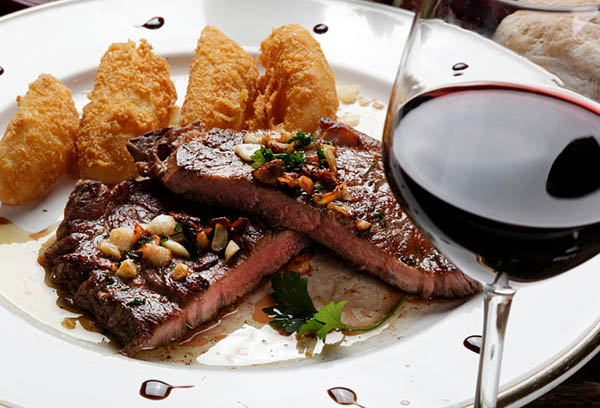 Kit 6 Garrafas Rutini Trumpeter Malbec 2024 – Altitude e Excelência de Mendoza Multiplicadas por Seis - Harmonização