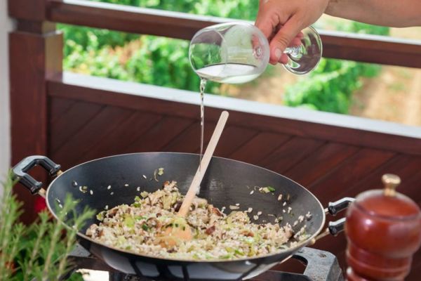 Como escolher o vinho ideal para cozinhar?